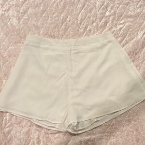 Pink Lily Cream Women's Skorts